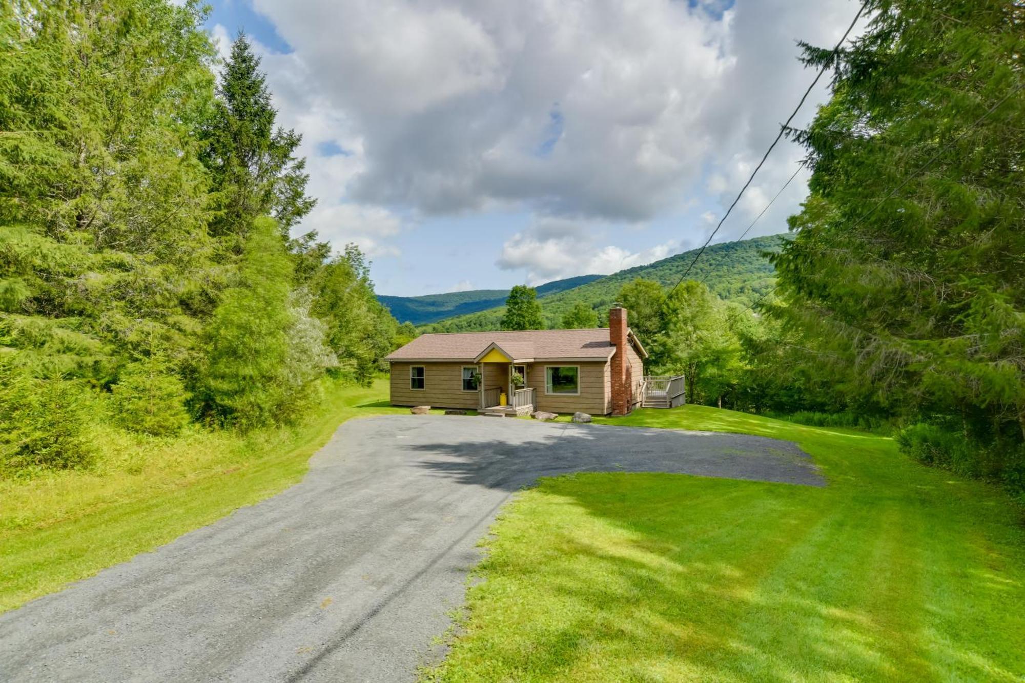 Quiet Catskills Getaway With Deck And Mtn Views New Kingston Esterno foto